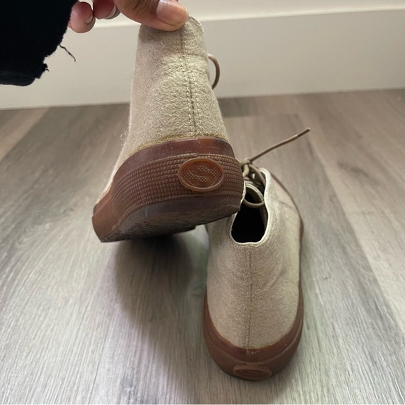 Superga Tan Chukka Boots with Minimalist Design - Picture 4 of 6